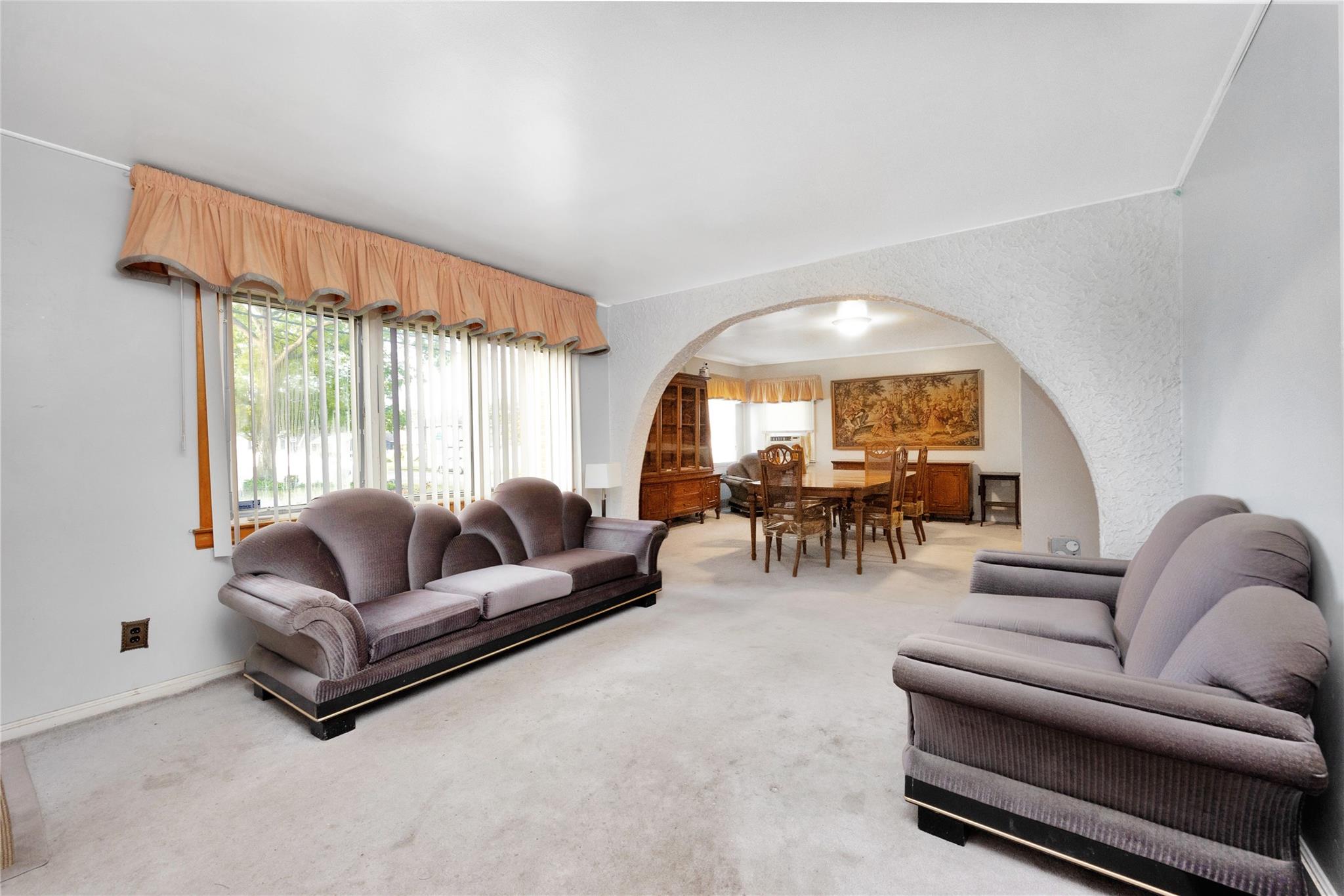284 W Gates Avenue, Lindenhurst, New York image 4