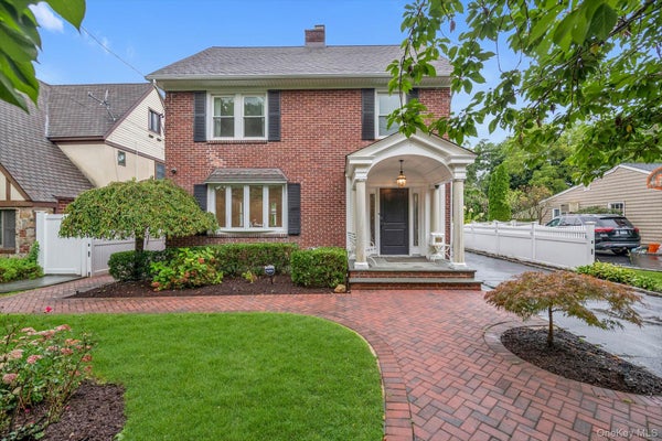 153 POWERHOUSE RD, ROSLYN HEIGHTS, NY 11577 - Image 94b4d6fbec5d12e8c63facb94e860835/3103765862