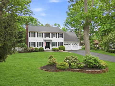 Homes For Sale - 3 Hampton Drive<br/> Center Moriches, NY 11934