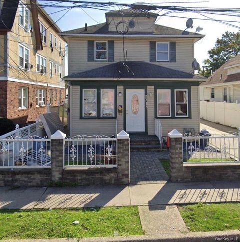 Multifamily For Sale - 88 Union Place Pl<br/> Hempstead, NY 11550