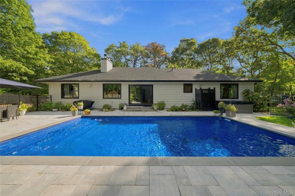 7 BRIDLE PATH, WESTHAMPTON BEACH, NY 11978 - Image 94cdf41aec0bf07715e701df70143830/344248229