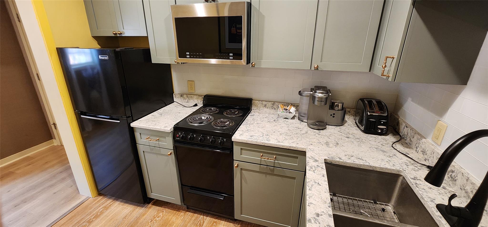 Saugerties, New York 12477, United States, 1 Bedroom Bedrooms, ,1 BathroomBathrooms,Residential,Active,1800