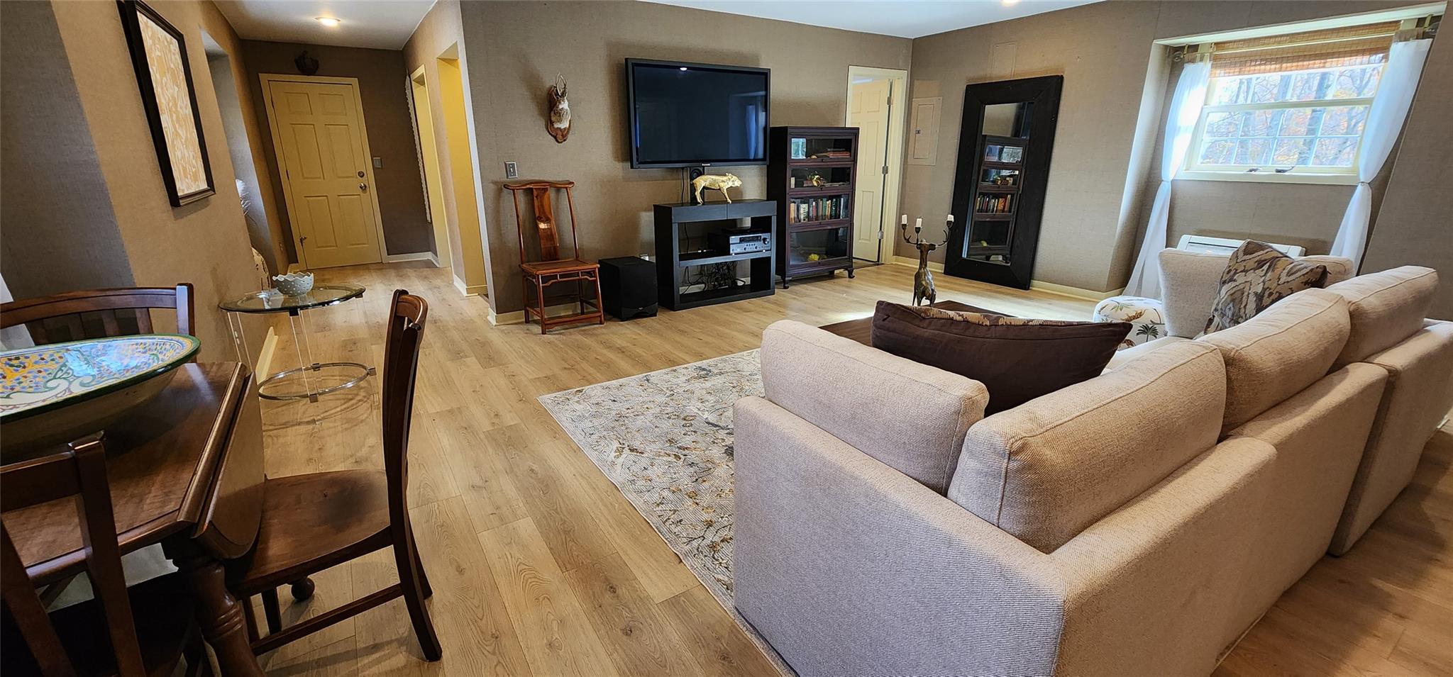 Saugerties, New York 12477, United States, 1 Bedroom Bedrooms, ,1 BathroomBathrooms,Residential,Active,1800