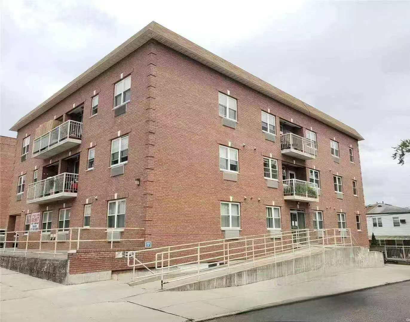 Property for Sale at 169 Street 3C, Flushing, Queens, NY - Bedrooms: 2 
Bathrooms: 2 
Rooms: 5  - $580,000