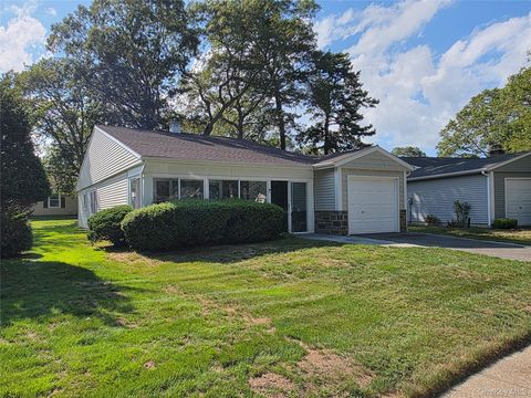 Photo of 160 Laurance Lane, Ridge, NY 11961 (MLS # 907417)