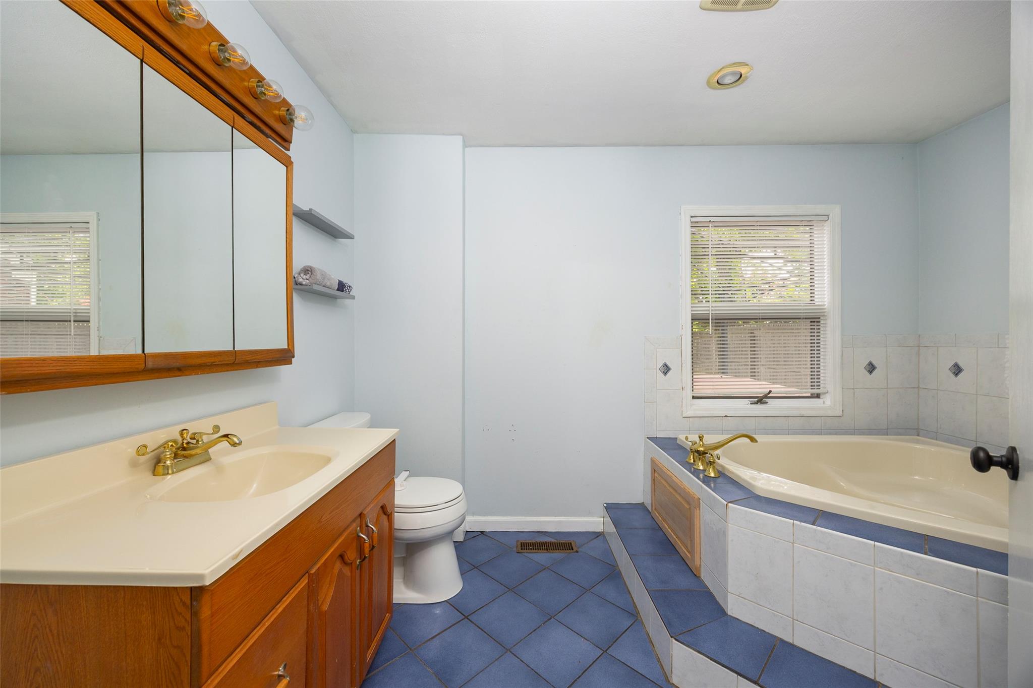 924 Violet Avenue, Hyde Park, New York image 14
