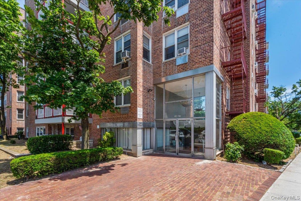 Photo of 3425 150th Street ST #1J, Flushing, NY 11354 (MLS # 1045900)