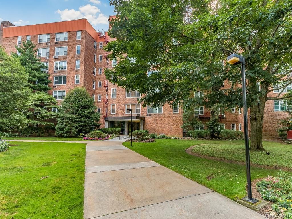 Photo of 110 Dehaven Drive #120, Yonkers, NY 10703 (MLS # 1027769)