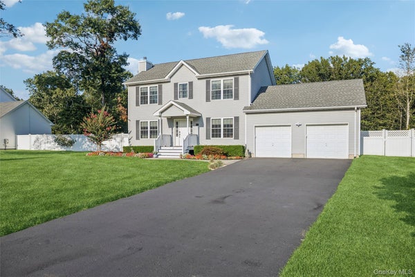 16 MASTRO CT, BAITING HOLLOW, NY 11933 - Image 94e8cdf8bda39e8b20c8d8a24fce388b/1973474200