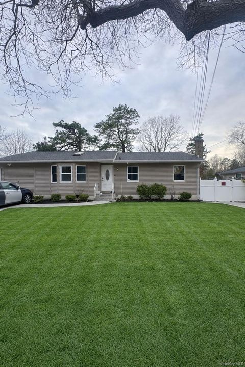 264 N Bicycle Path Selden NY 11784