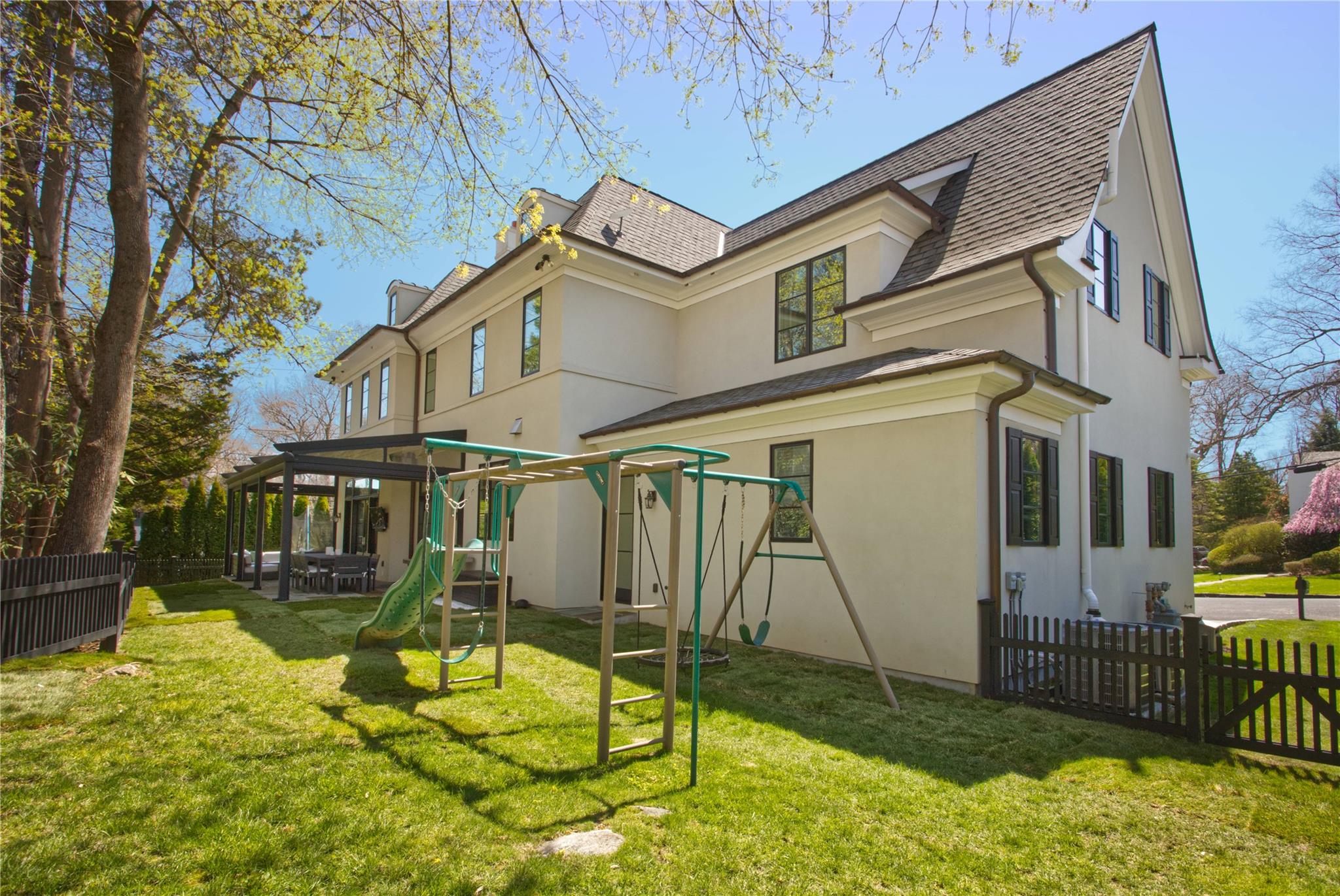 23 Glen Eagles Drive, Larchmont, New York image 27