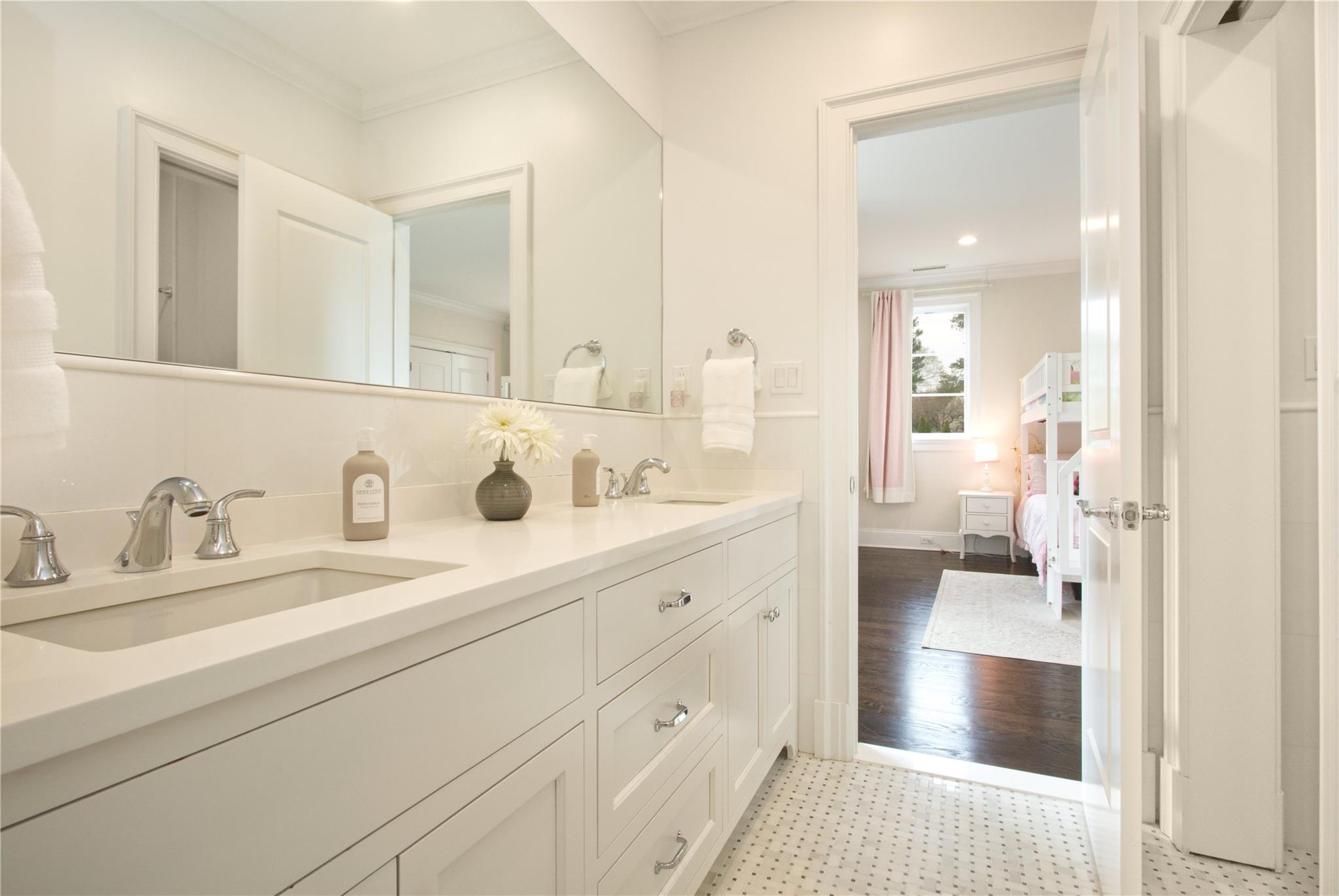 23 Glen Eagles Drive, Larchmont, New York image 17