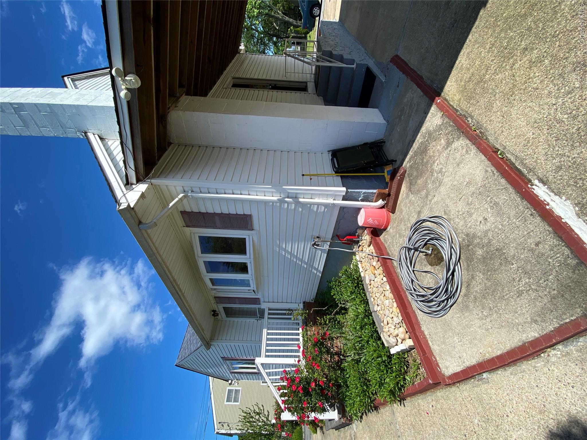 22 Montgomery Street