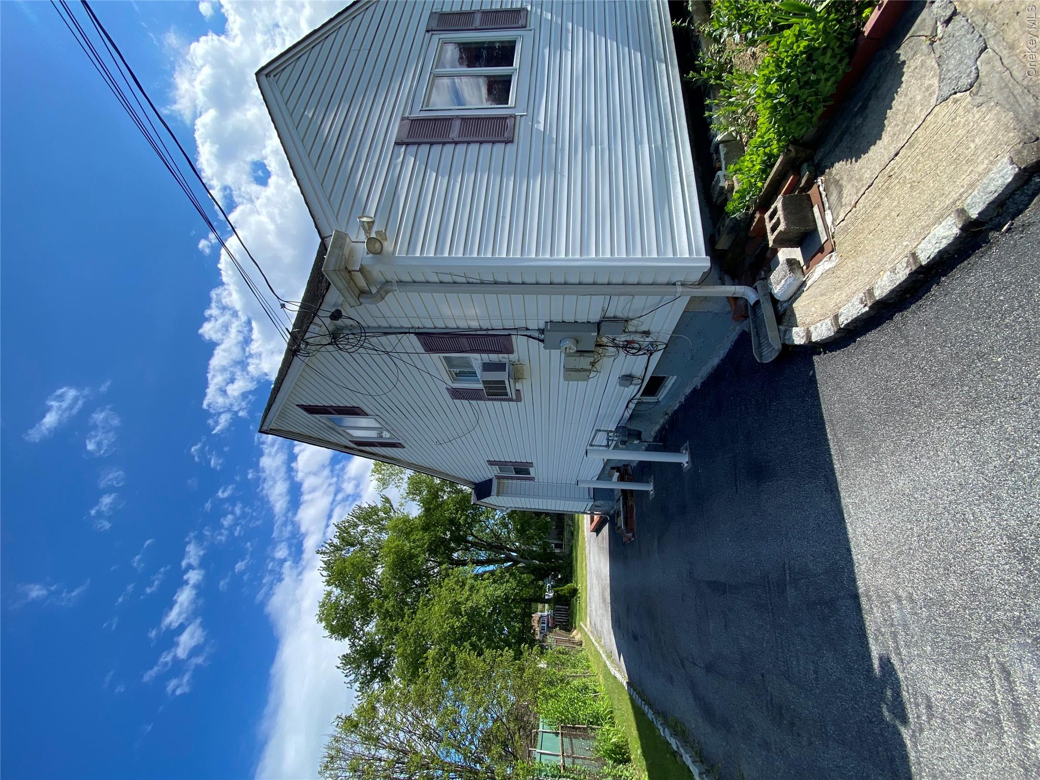 22 Montgomery Street