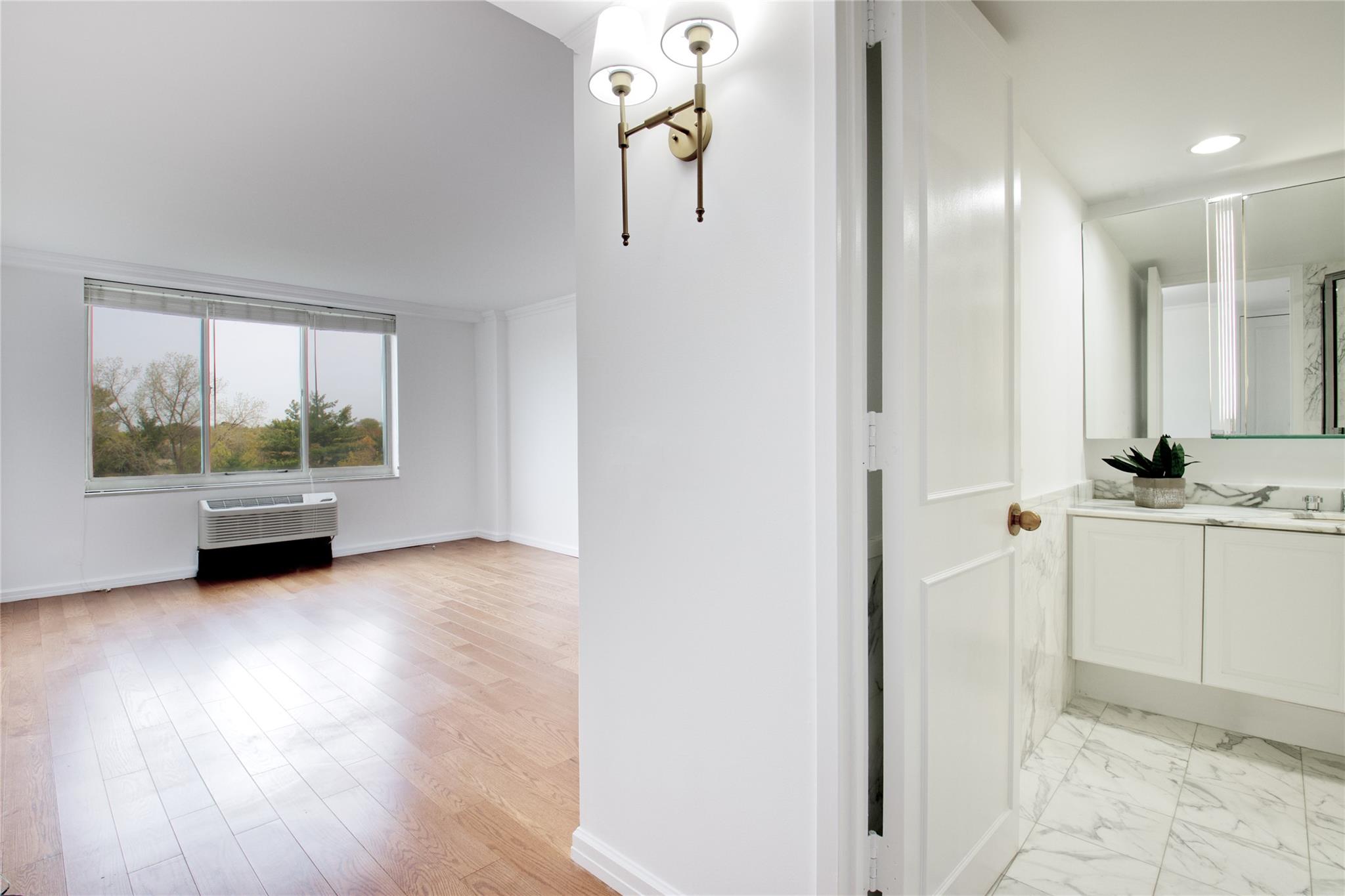100 Hilton Avenue #710E, Garden City, New York image 14