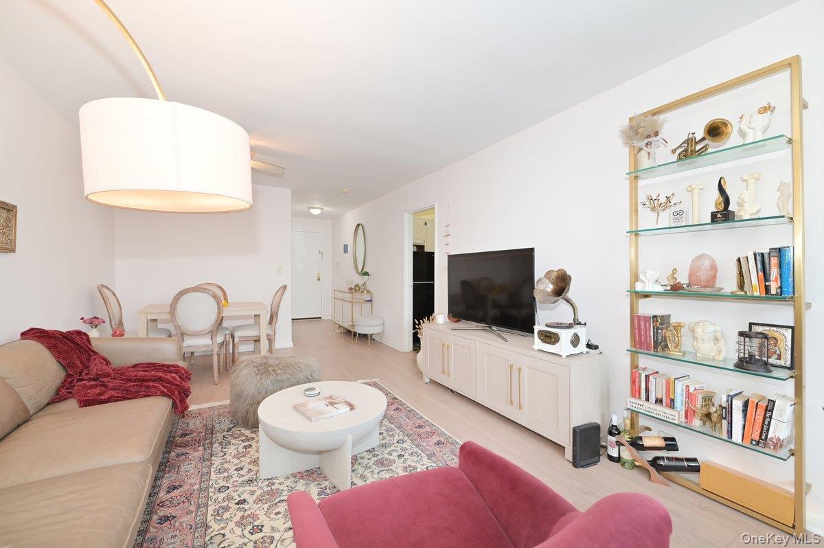 6 Birchwood Court 3A