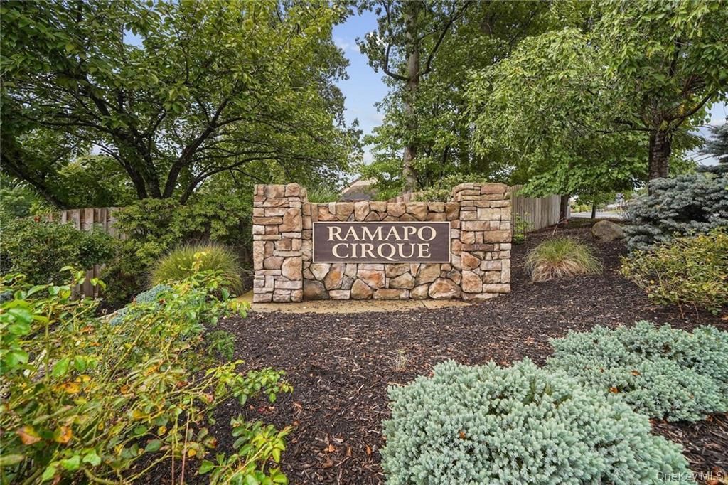 Photo of 12 Chippewa Court, Suffern, NY 10901 (MLS # 962902)