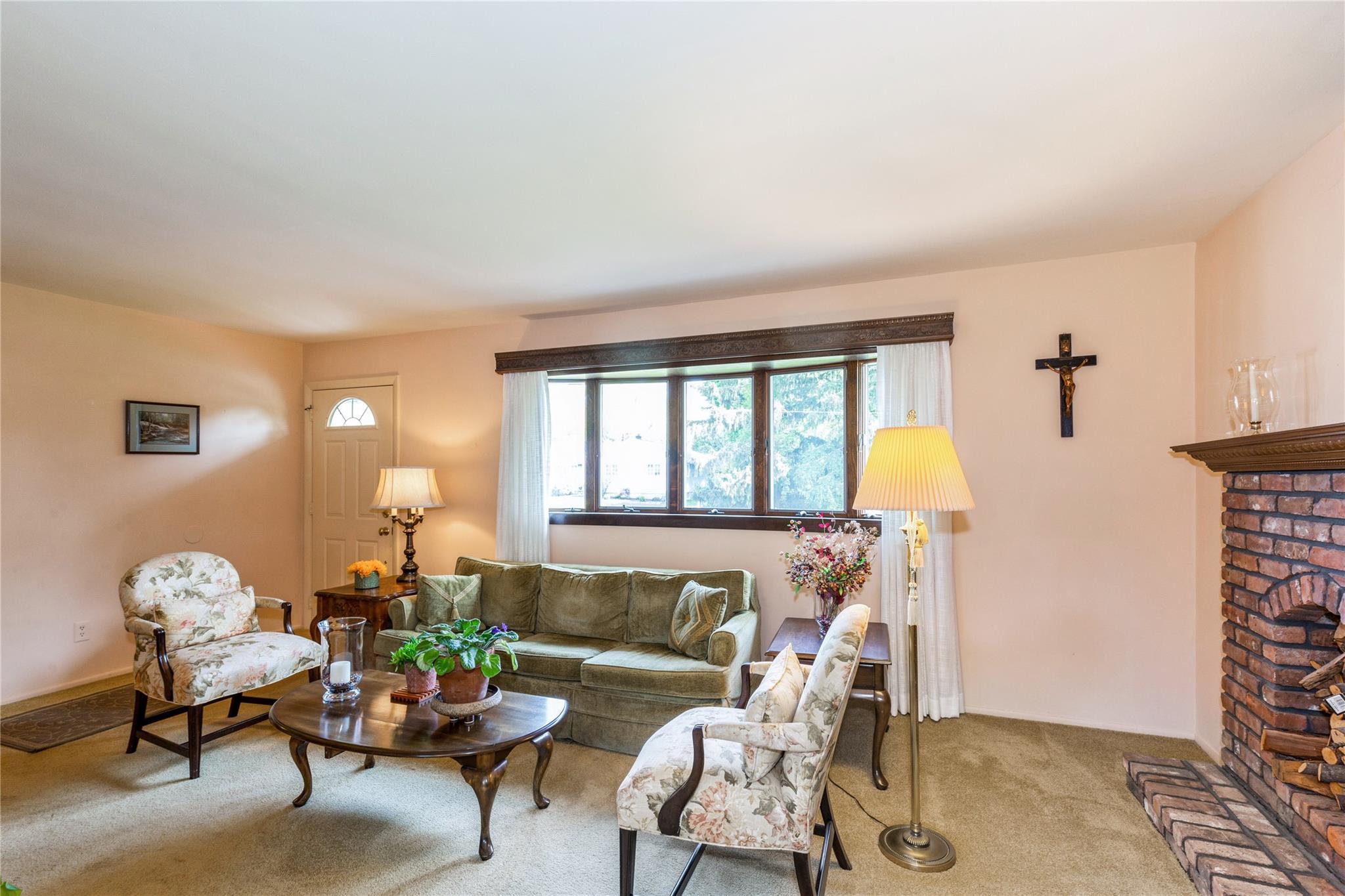 30 Barbara Avenue, Port Jefferson Station, New York image 10