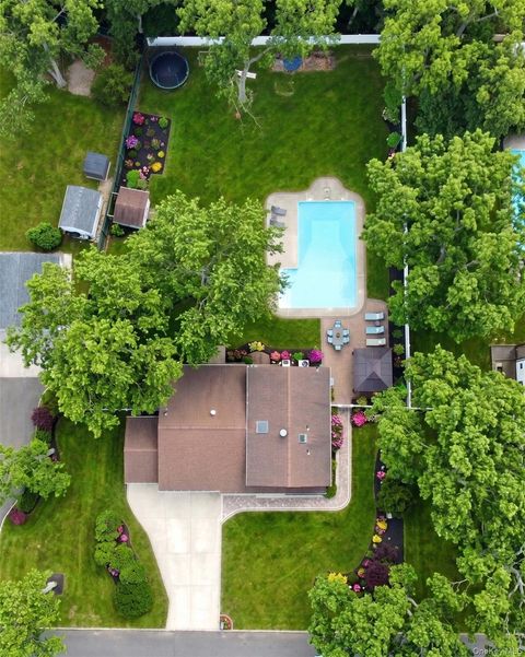 Photo of 17 Wanda Terrace, Farmingville, NY 11738 (MLS # 985376)