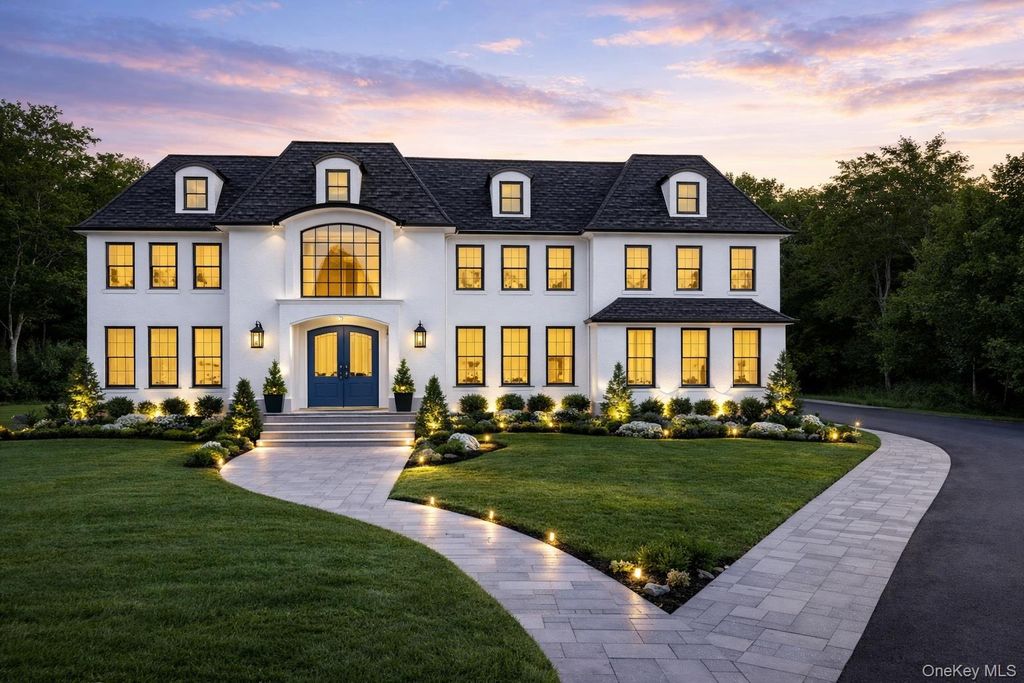 Photo of 19 Pettit Drive, Dix Hills, NY 11746 (MLS # 974244)