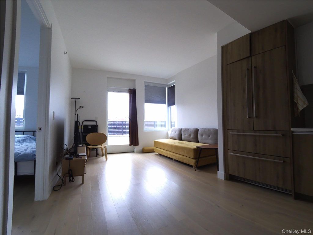Photo of 136-18 Maple Avenue #5E, Flushing, NY 11355 (MLS # 927087)
