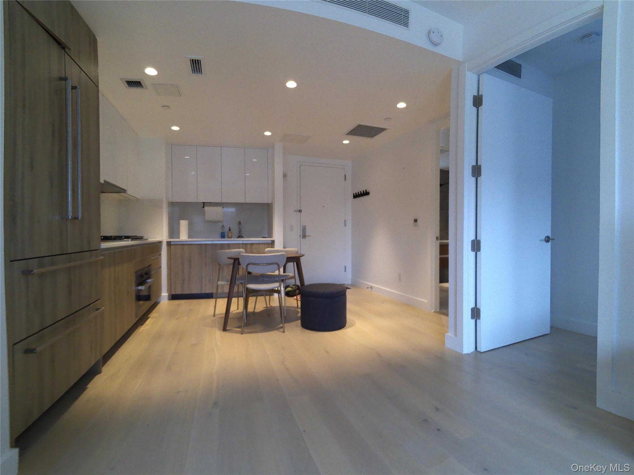 136-18 Maple Avenue 5E