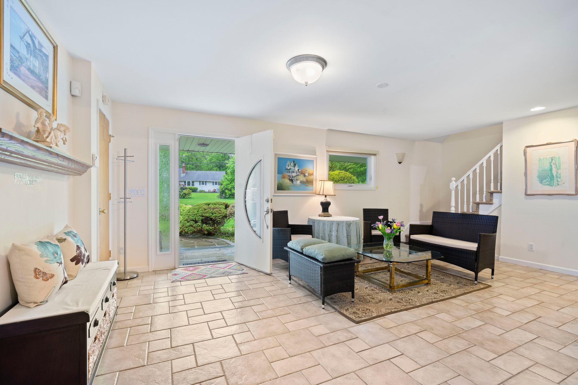 30 Darby Drive, South Huntington, New York image 12