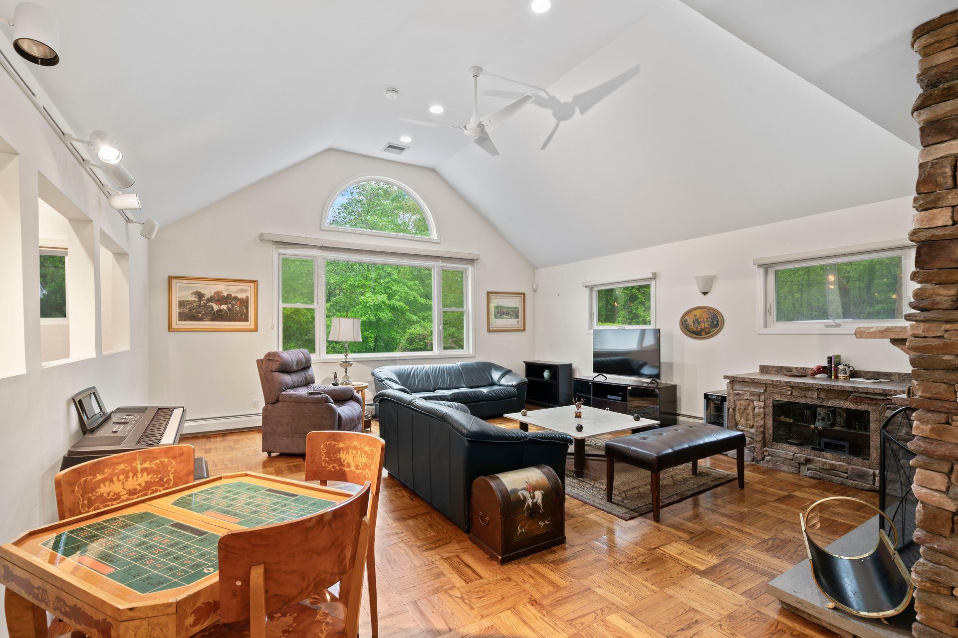 30 Darby Drive, South Huntington, New York image 5