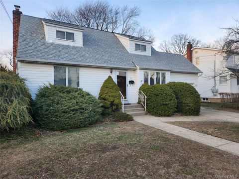 Homes For Sale - 77 Nims Avenue<br/> Suffolk County, West Babylon, NY 11704