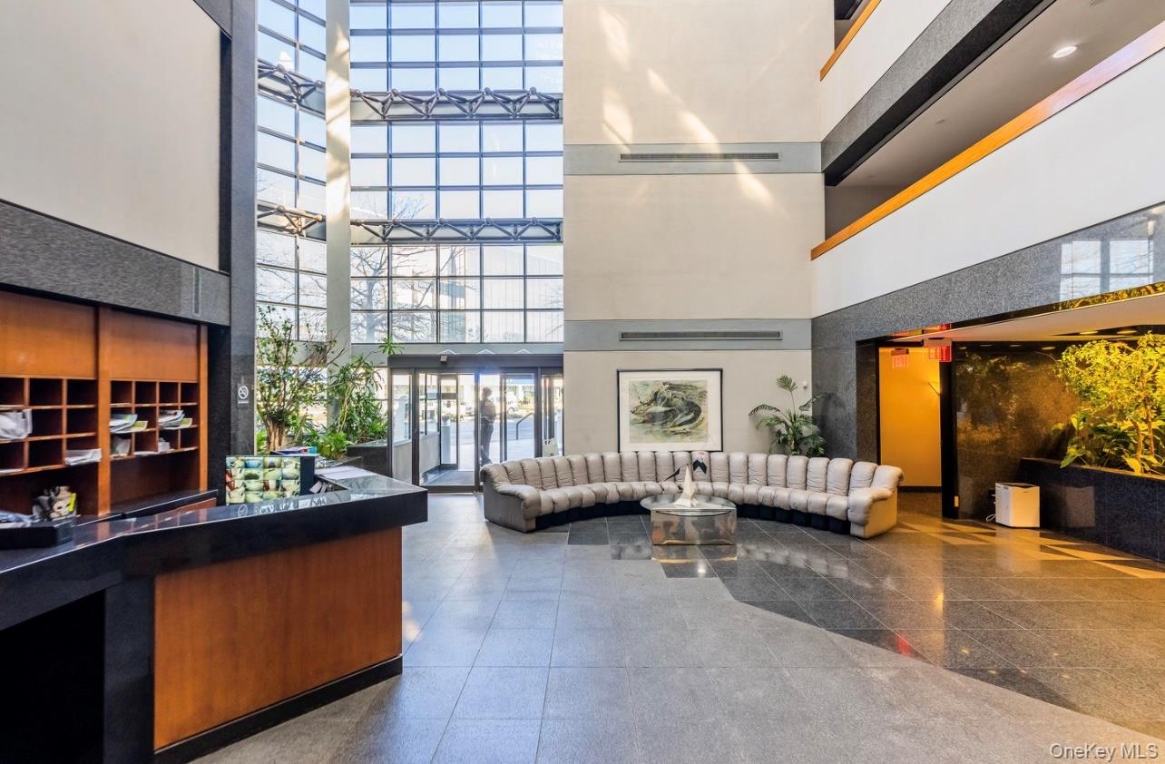 100 Great Neck Road 4D