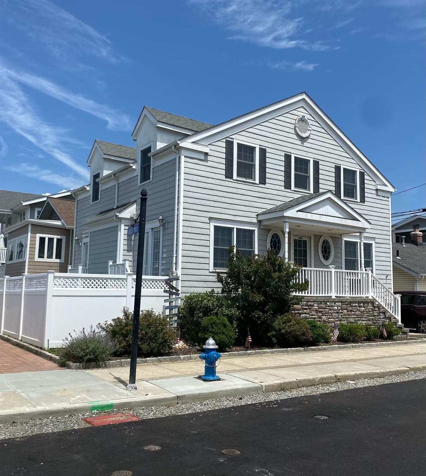 Long Beach, New York 11561, United States, 4 Bedrooms Bedrooms, ,3 BathroomsBathrooms,Residential,Active,167415