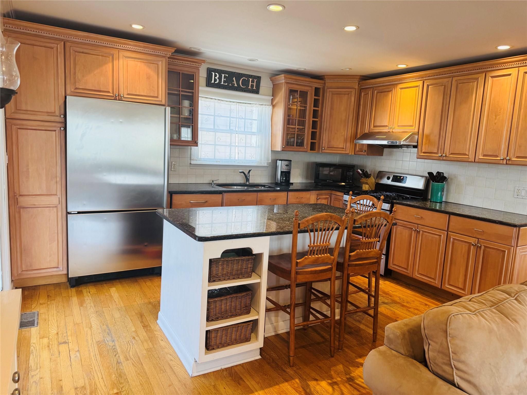 Long Beach, New York 11561, United States, 4 Bedrooms Bedrooms, ,3 BathroomsBathrooms,Residential,Active,167415