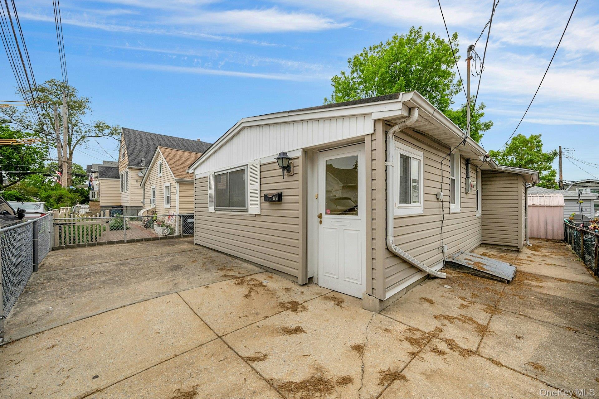 31 Edgewater Park A