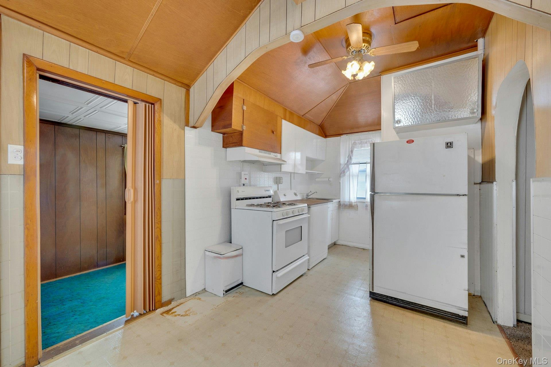 31 Edgewater Park A
