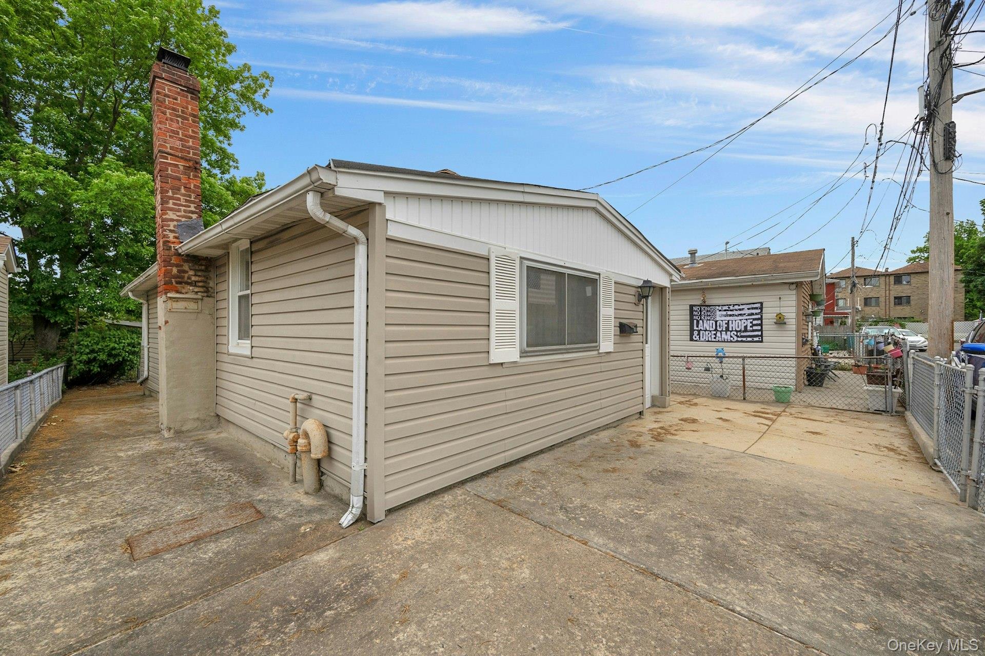 31 Edgewater Park A