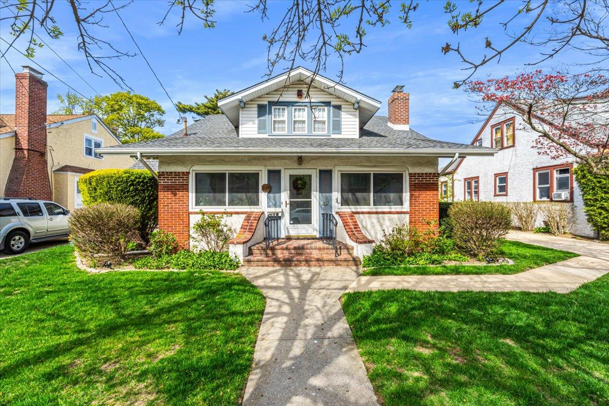 707 Glover Place, Baldwin, New York image 2