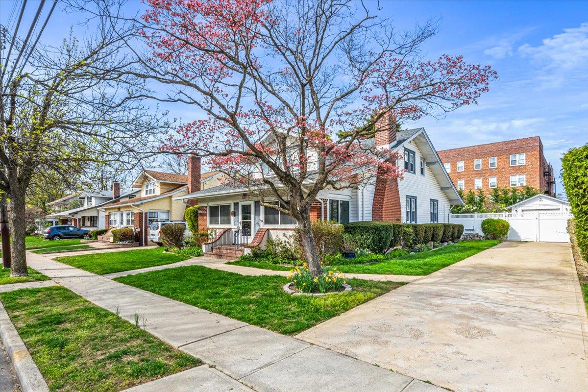 707 Glover Place, Baldwin, New York image 1