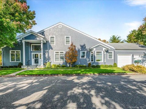 38 Fieldstone Lane Oyster Bay NY 11771