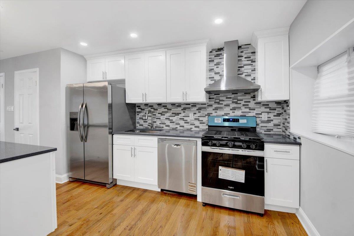528 Bolton Avenue, Bronx, New York image 3
