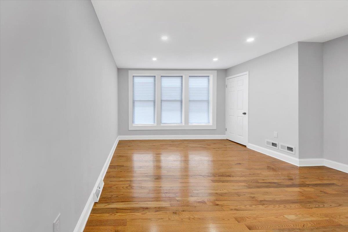 528 Bolton Avenue, Bronx, New York image 4