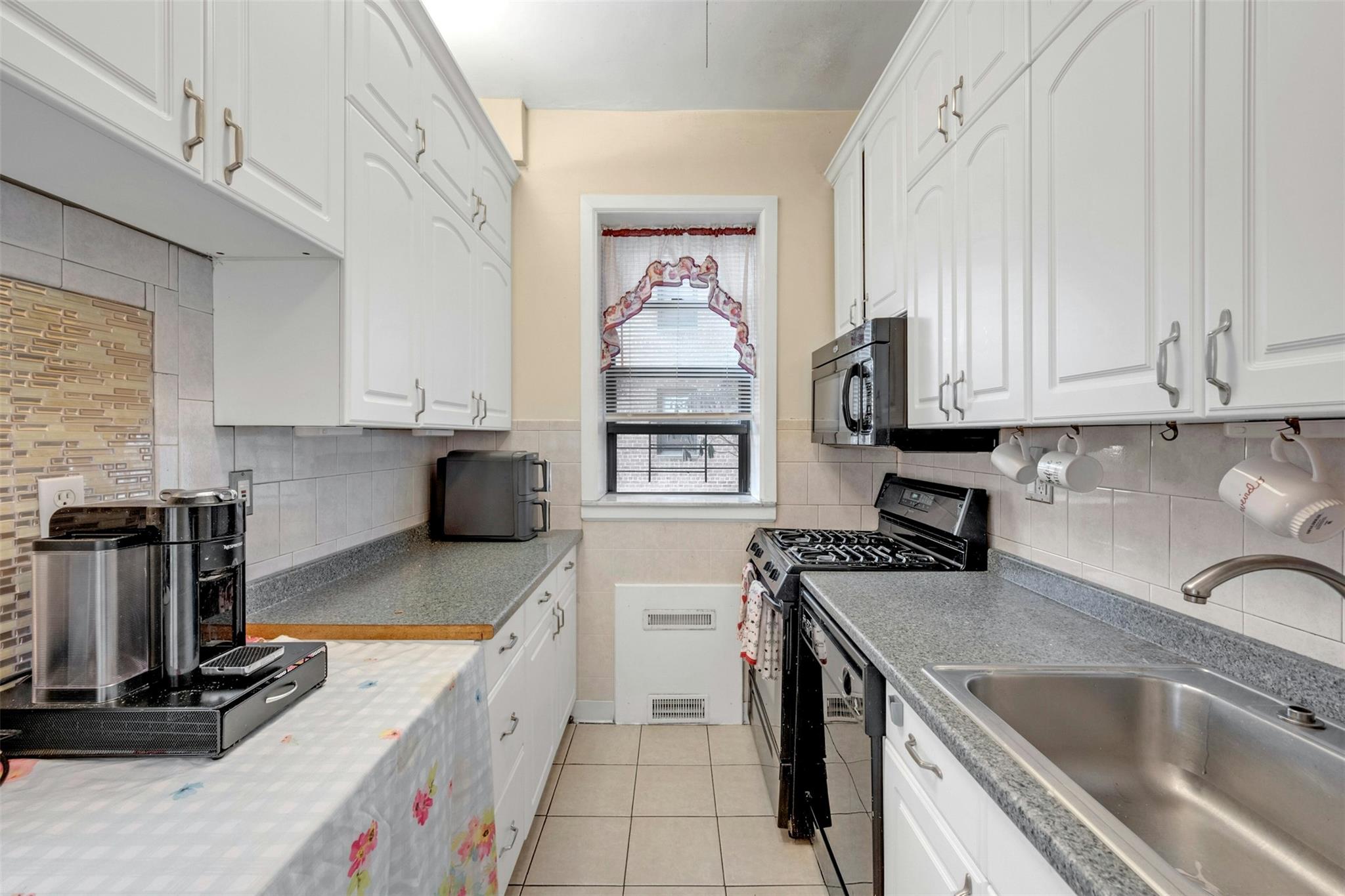 640 Pelham #1F, New Rochelle, New York image 3