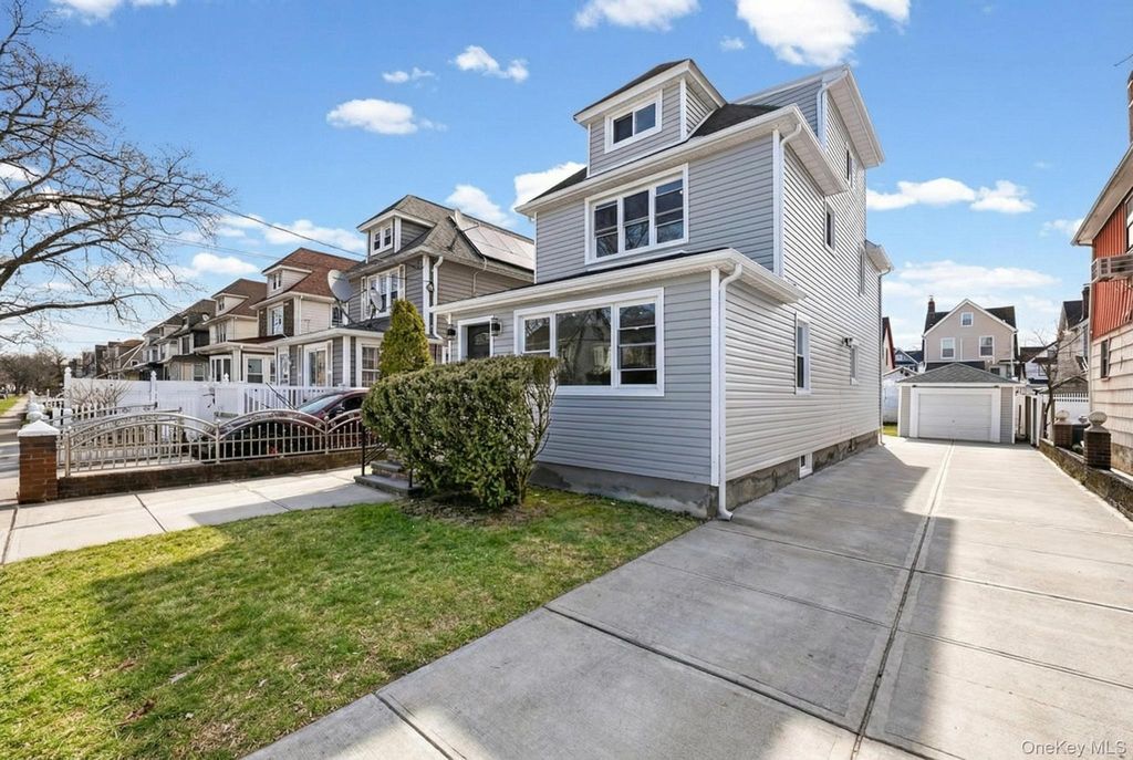 Photo of 191-30 113th Avenue, Saint Albans, NY 11412 (MLS # 965410)