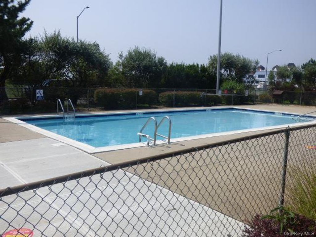 Photo of 1 Anchorage Way #1401, Freeport, NY 11520 (MLS # 941853)