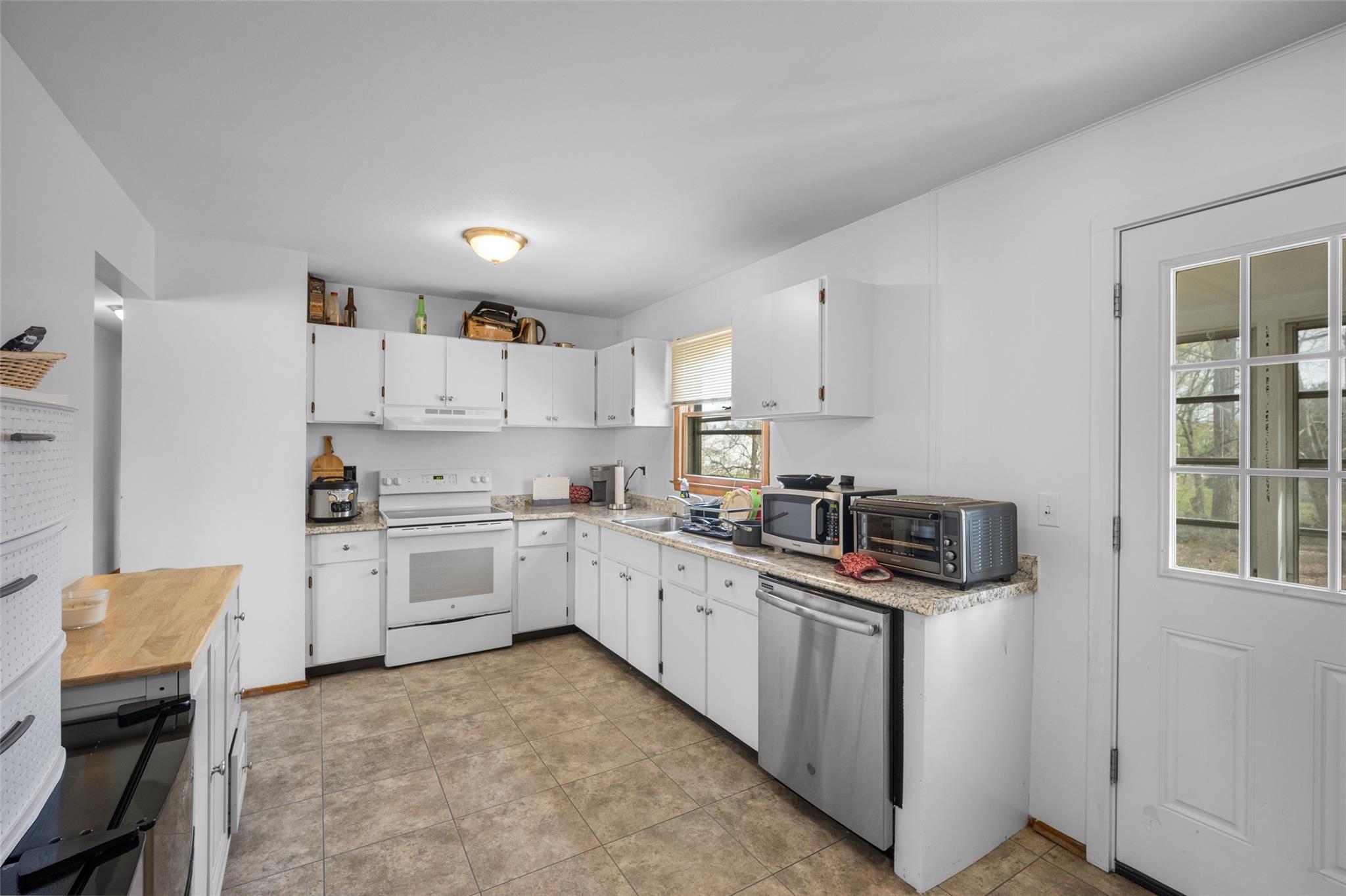34 Chestnut Street, Poughkeepsie, New York image 8
