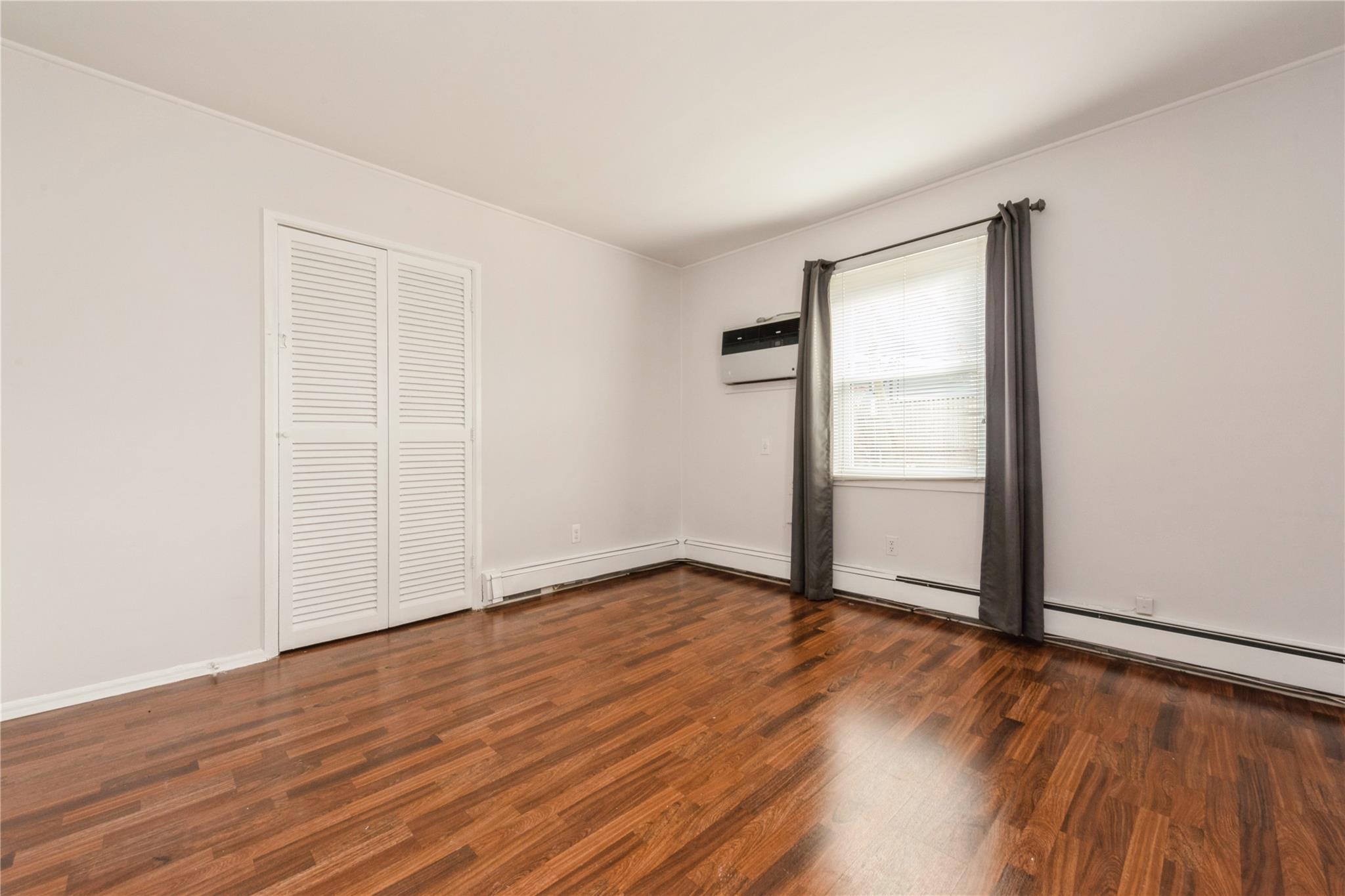 8 Sandy Lane, Levittown, New York image 12