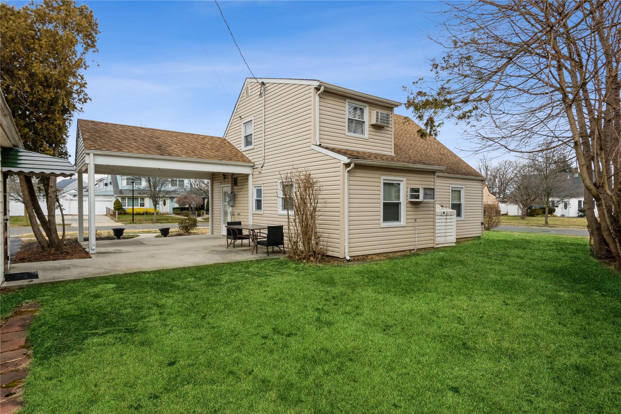 8 Sandy Lane, Levittown, New York image 22