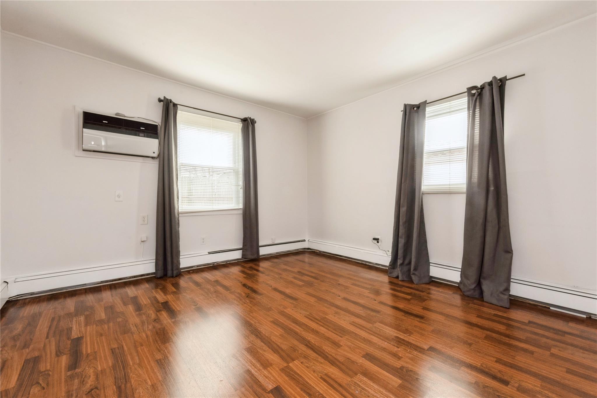 8 Sandy Lane, Levittown, New York image 11