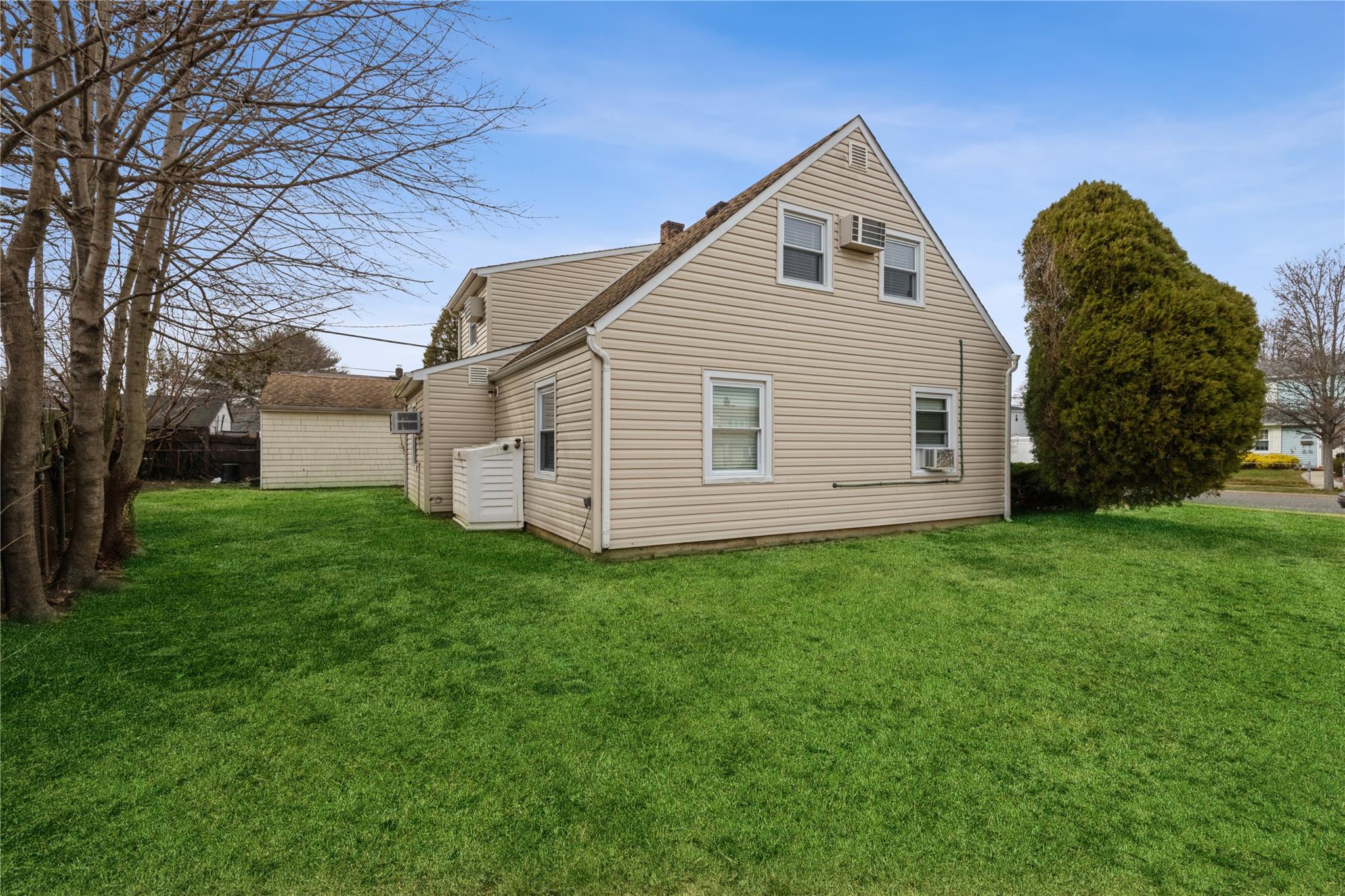 8 Sandy Lane, Levittown, New York image 21