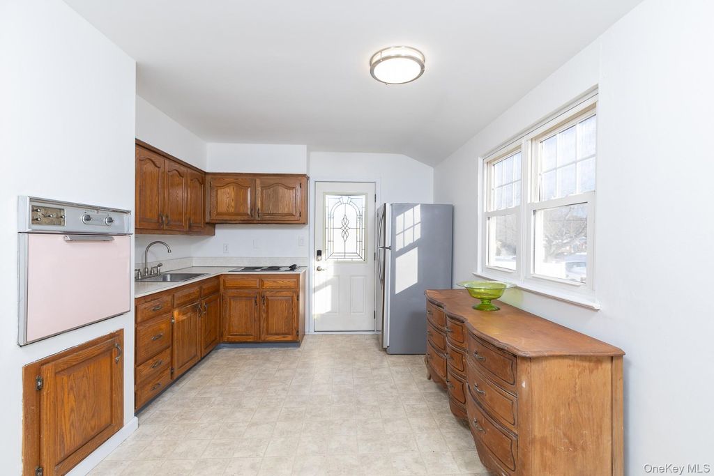 Photo of 3 Exeter Road, East Patchogue, NY 11772 (MLS # 960157)