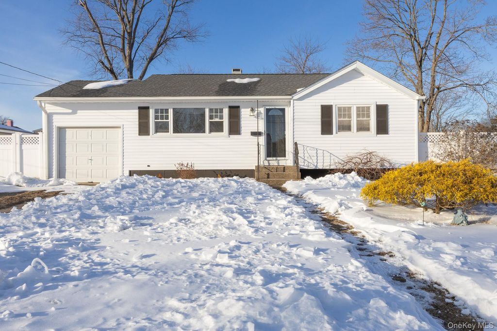 Photo of 3 Exeter Road, East Patchogue, NY 11772 (MLS # 960157)